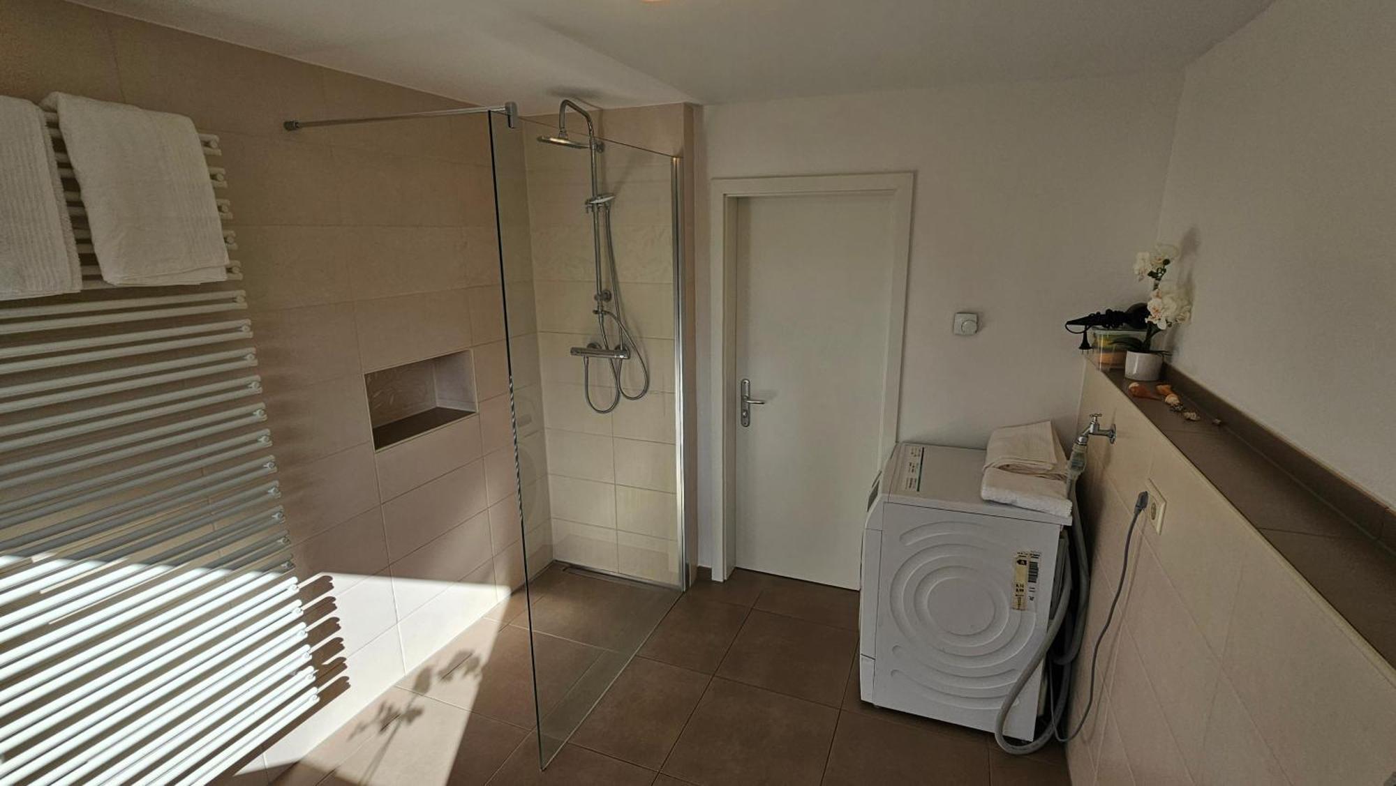 Sehr Schoenes Und Grosses Haus In Dresden - Partys Und Andere Feierlichkeiten Sind Wegen Eventueller Laermbelaestigung Nicht Gestattet 外观 照片